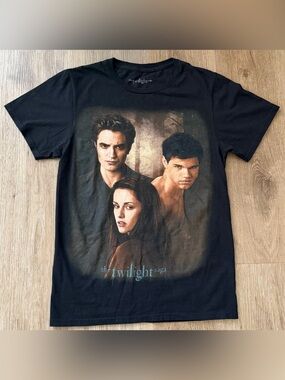 The Twilight Saga Spell Out Movie Promo T-Shirt Sz Small Black Y2K